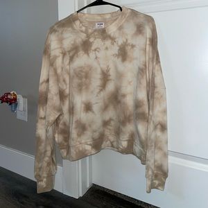 tie-dye crewneck